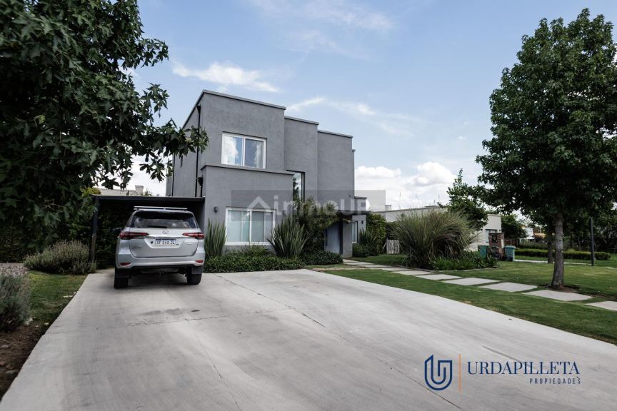 Casa en Venta en Pilar, G.B.A. Zona Norte