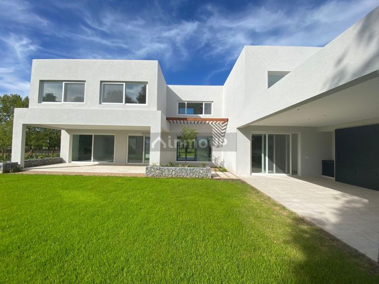 Casa en Venta en Pilar, G.B.A. Zona Norte