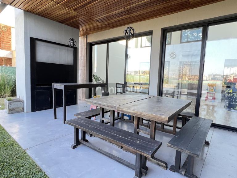 Casa en Venta en Pilar, G.B.A. Zona Norte