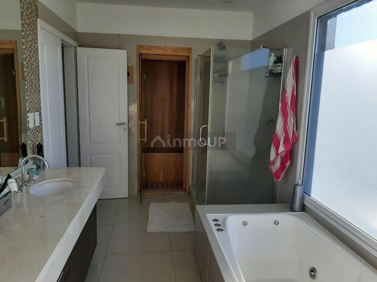 Casa en Alquiler en Pilar, G.B.A. Zona Norte