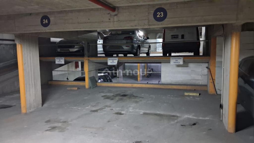 Cochera en Venta en Monserrat, Capital Federal