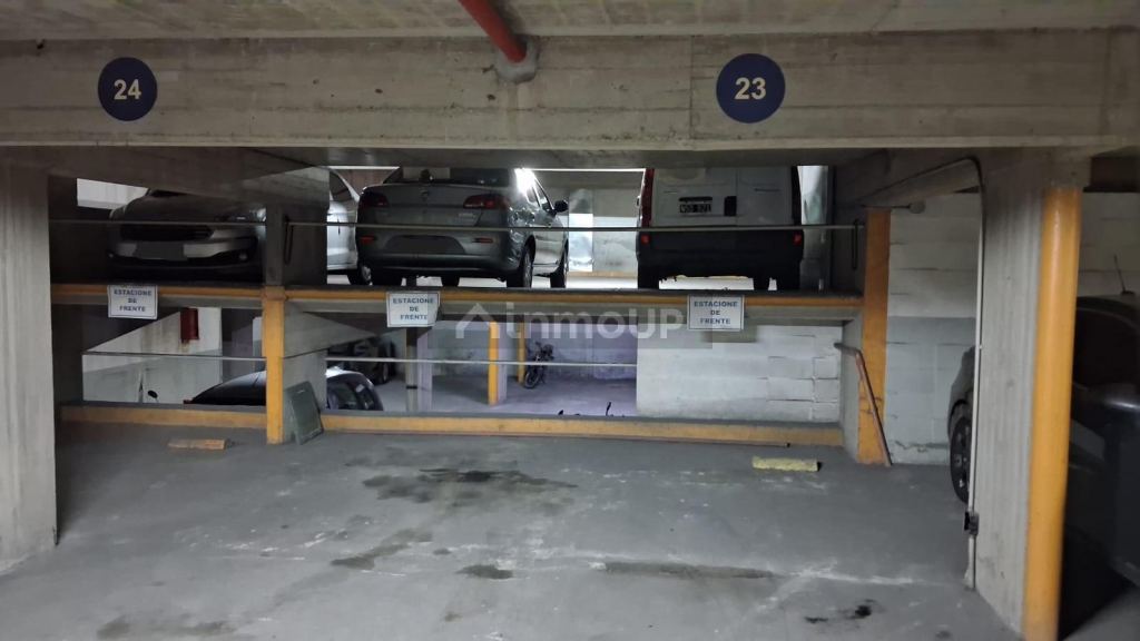 Cochera en Venta en Monserrat, Capital Federal