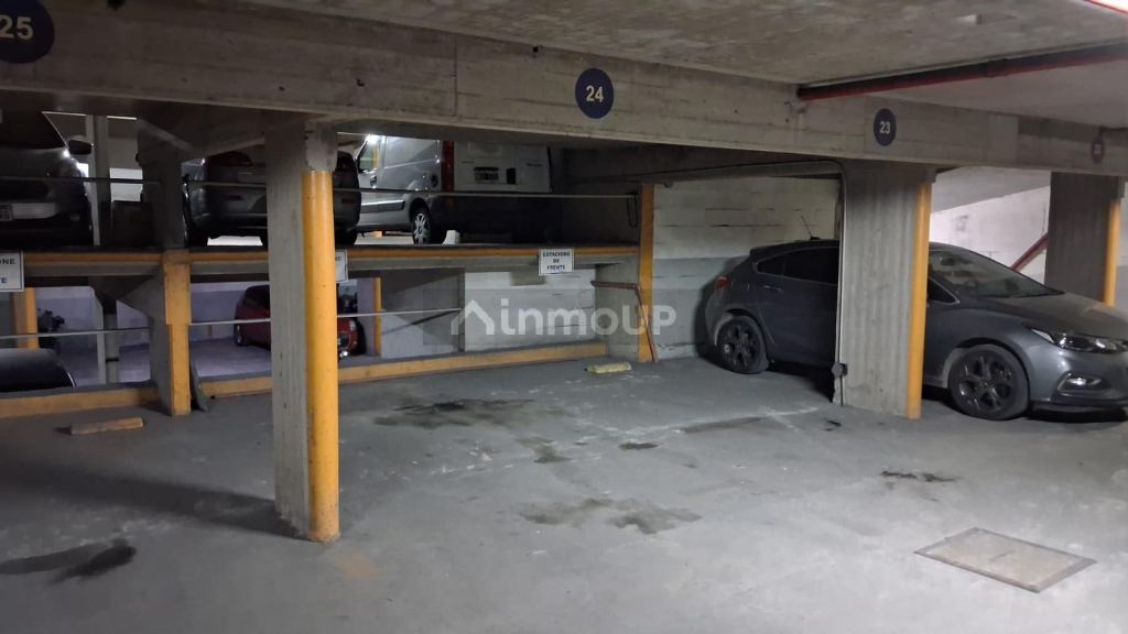 Cochera en Venta en Monserrat, Capital Federal