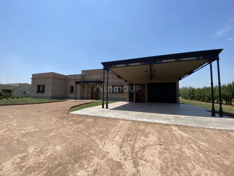 Casa en Venta en Exaltacion de la Cruz, G.B.A. Zona Norte