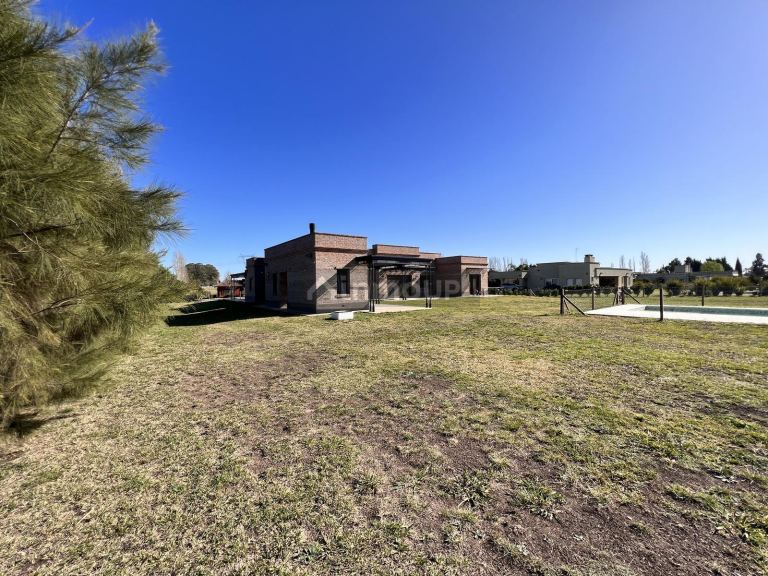 Casa en Venta en Exaltacion de la Cruz, G.B.A. Zona Norte