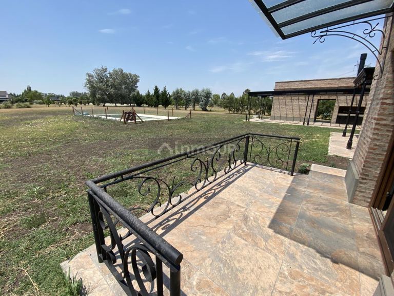 Casa en Venta en Exaltacion de la Cruz, G.B.A. Zona Norte