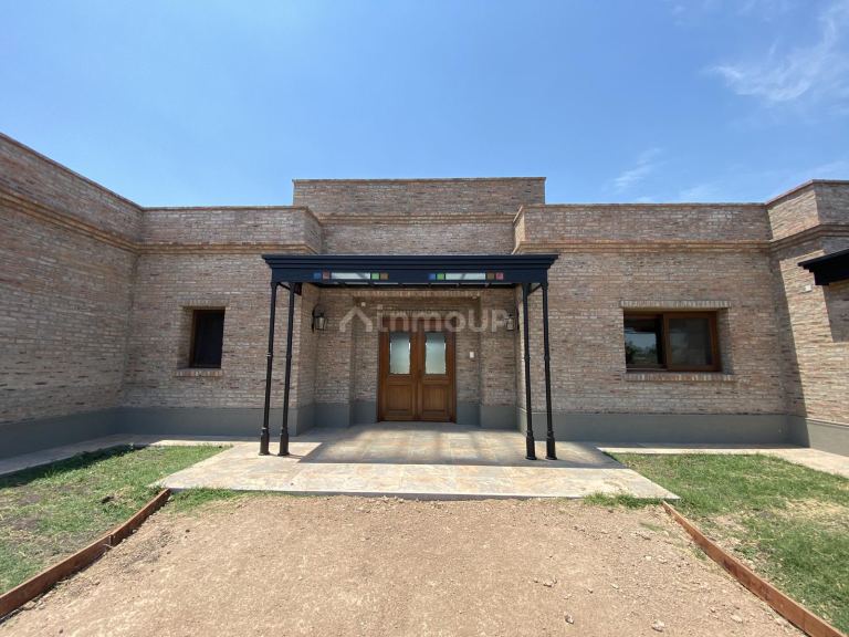Casa en Venta en Exaltacion de la Cruz, G.B.A. Zona Norte