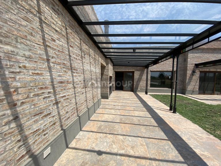 Casa en Venta en Exaltacion de la Cruz, G.B.A. Zona Norte
