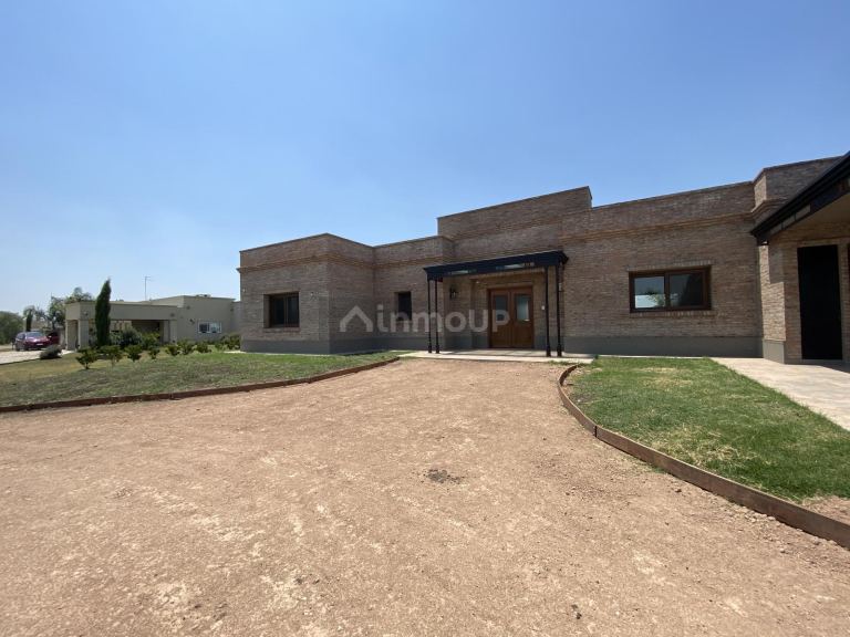 Casa en Venta en Exaltacion de la Cruz, G.B.A. Zona Norte