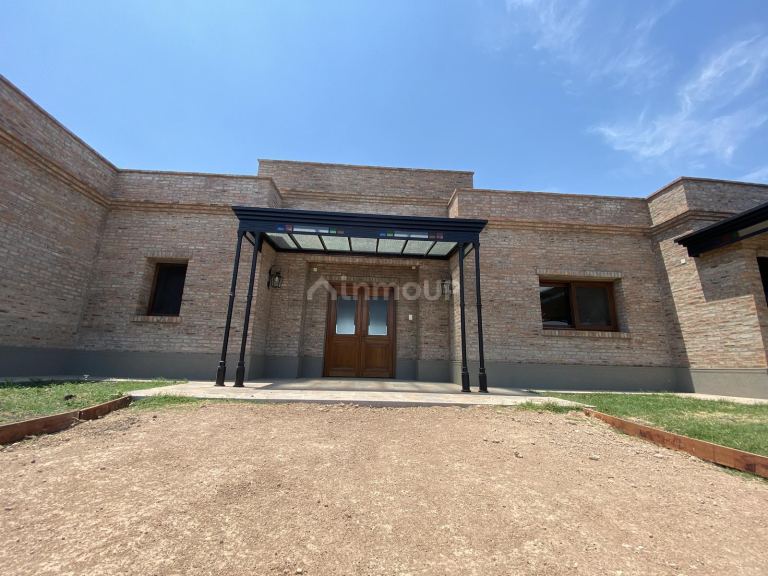 Casa en Venta en Exaltacion de la Cruz, G.B.A. Zona Norte