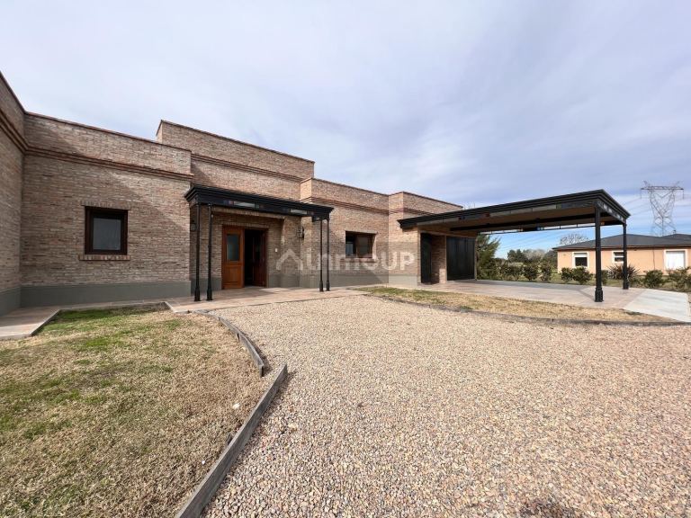 Casa en Venta en Exaltacion de la Cruz, G.B.A. Zona Norte