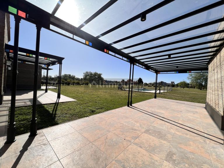 Casa en Venta en Exaltacion de la Cruz, G.B.A. Zona Norte
