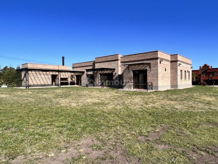 Casa en Venta en Exaltacion de la Cruz, G.B.A. Zona Norte