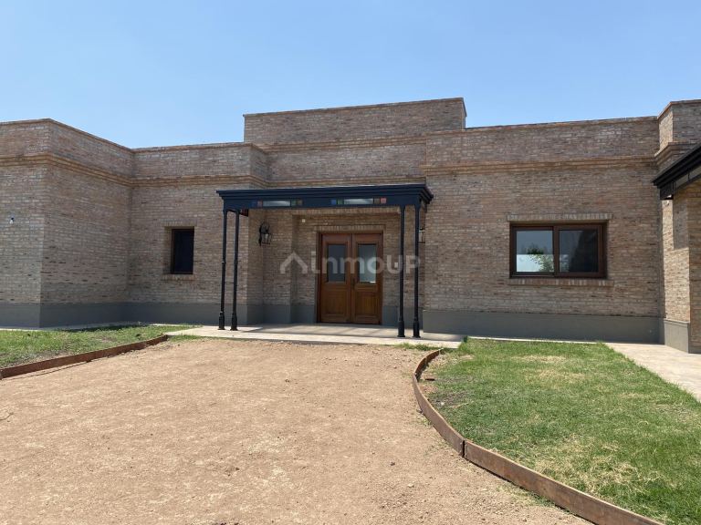 Casa en Venta en Exaltacion de la Cruz, G.B.A. Zona Norte