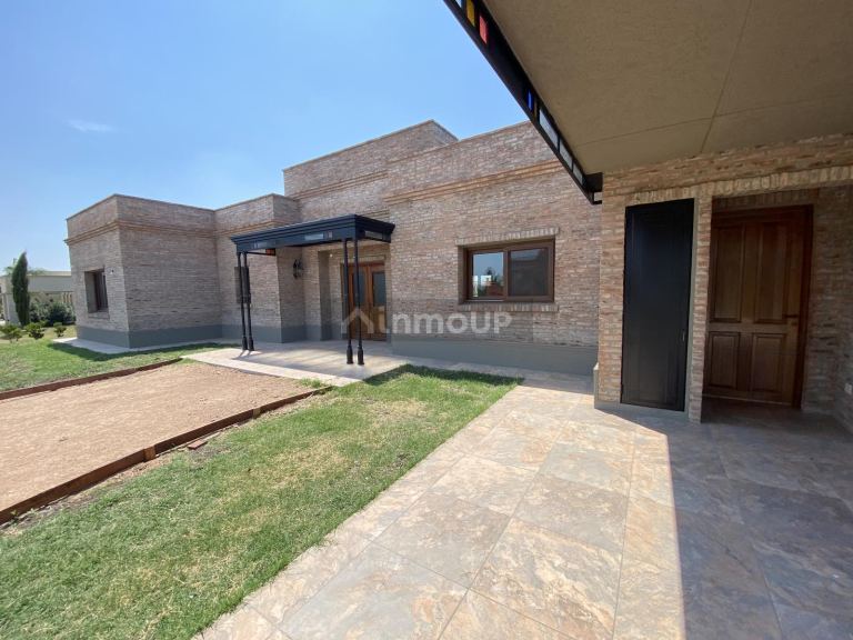 Casa en Venta en Exaltacion de la Cruz, G.B.A. Zona Norte