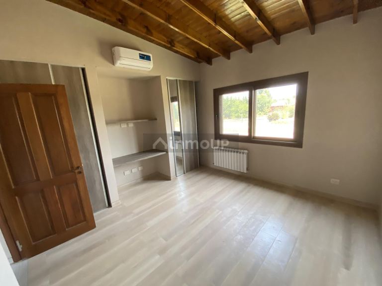 Casa en Venta en Exaltacion de la Cruz, G.B.A. Zona Norte