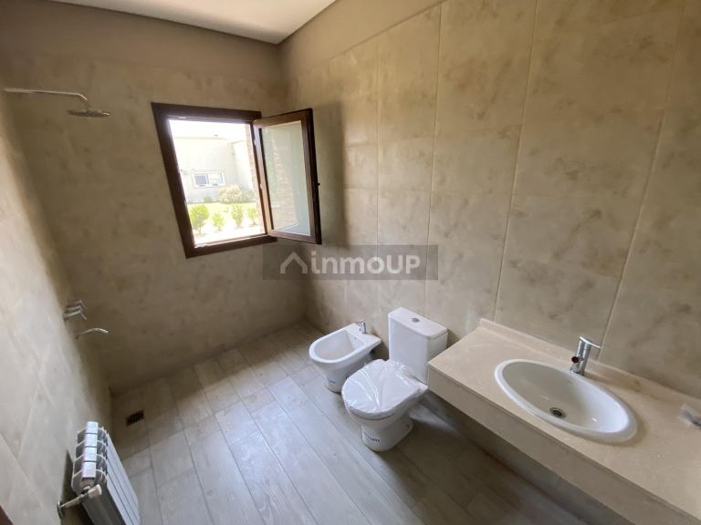 Casa en Venta en Exaltacion de la Cruz, G.B.A. Zona Norte