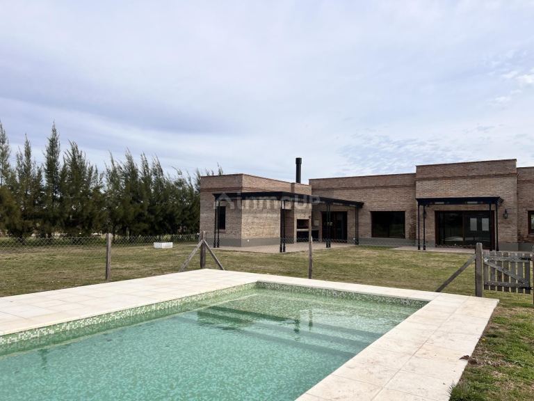 Casa en Venta en Exaltacion de la Cruz, G.B.A. Zona Norte
