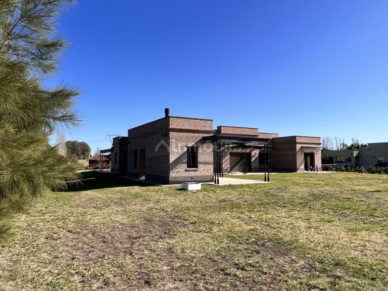 Casa en Venta en Exaltacion de la Cruz, G.B.A. Zona Norte