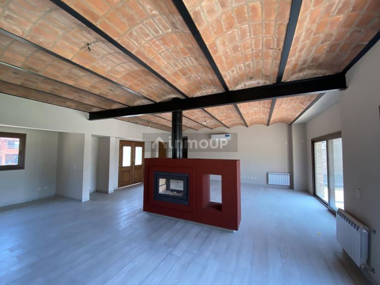Casa en Venta en Exaltacion de la Cruz, G.B.A. Zona Norte