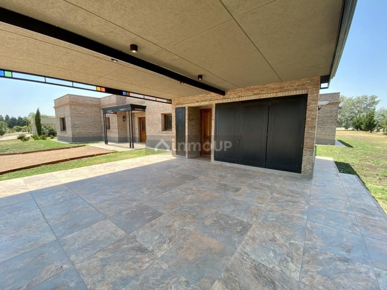 Casa en Venta en Exaltacion de la Cruz, G.B.A. Zona Norte