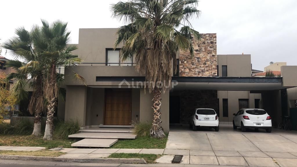 Casa en Alquiler en Godoy Cruz, Mendoza - USD 3.000 | Inmoup - 1