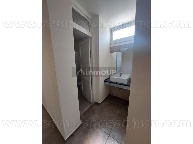 Casa en Alquiler en Capital, San Juan - $ 800.000 | Inmoup - 8