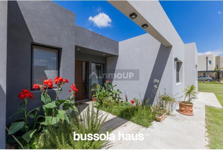 Casa en Alquiler en Escobar, G.B.A. Zona Norte