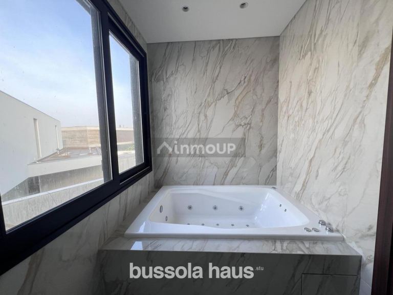 Casa en Venta en Escobar, G.B.A. Zona Norte