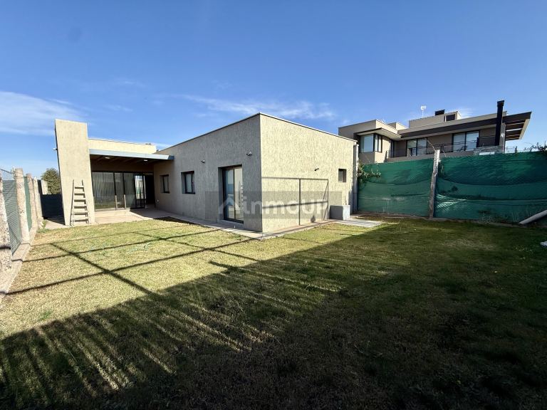 Casa en Alquiler en Maipu, Mendoza