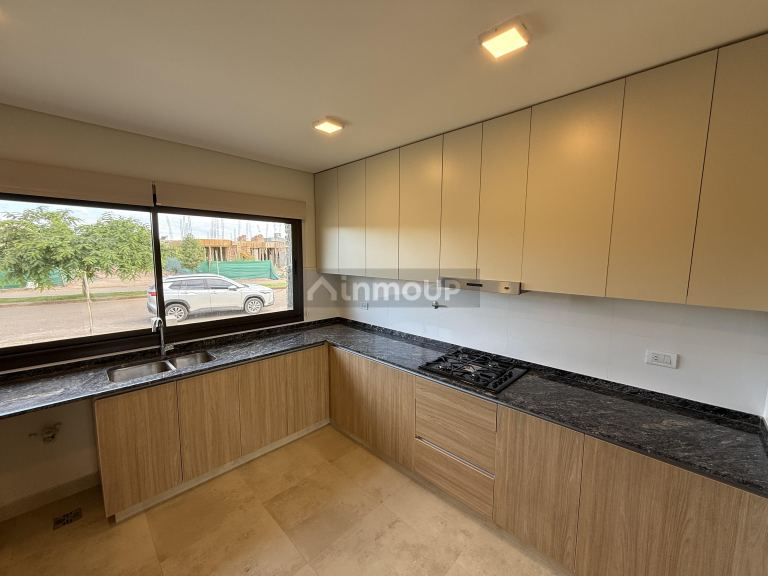 Casa en Alquiler en Maipu, Mendoza