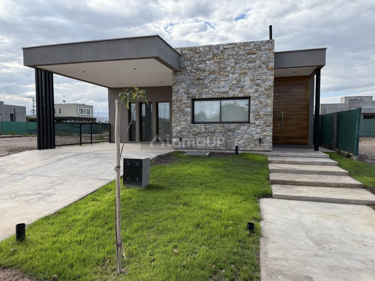 Casa en Alquiler en Maipu, Mendoza