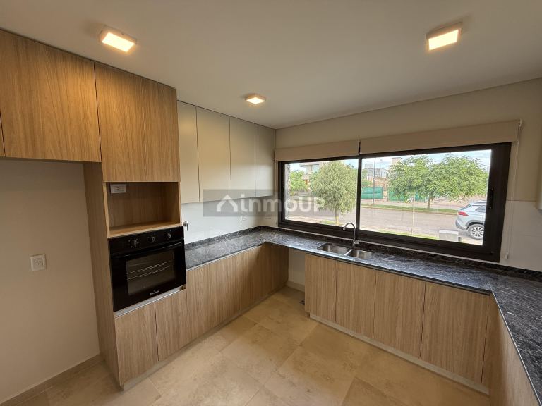 Casa en Alquiler en Maipu, Mendoza