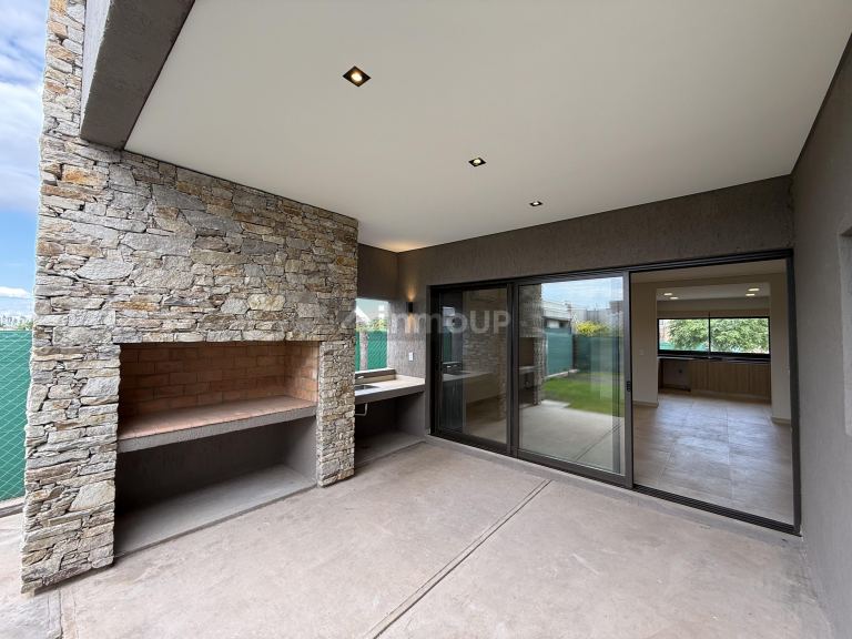 Casa en Alquiler en Maipu, Mendoza