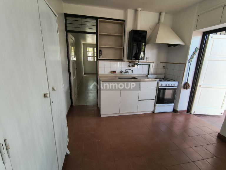 Godoy Cruz Juana de Ibarbouru 331