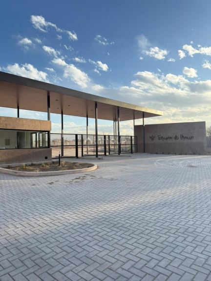 Lujan de Cuyo Viamonte y almirante Brown