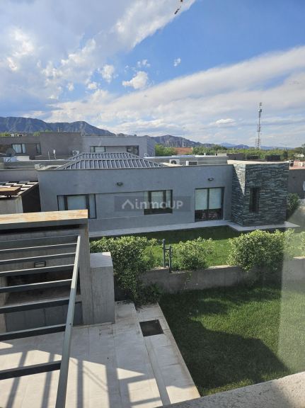 Casa en Venta en Capital, Mendoza