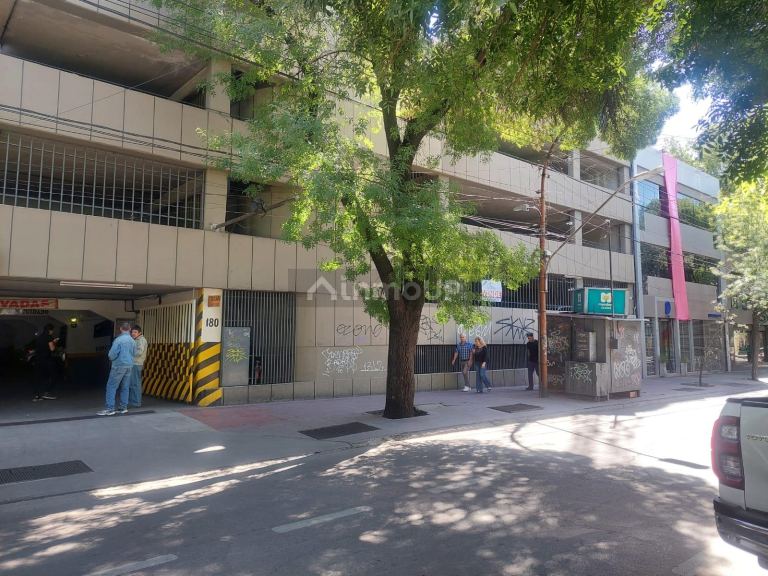 Cochera en Venta en Capital, Mendoza