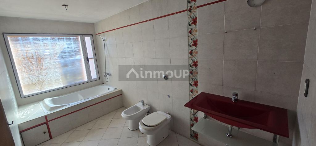 Casa en Venta en Guaymallen, Mendoza - USD 180.000 | Inmoup - 11