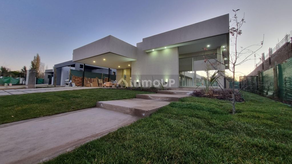 Casa en Alquiler en Maipu, Mendoza