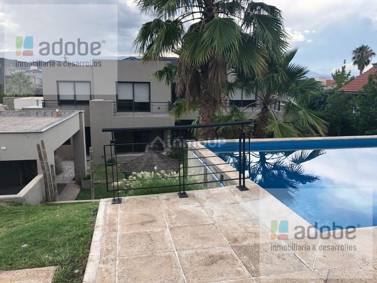 Casa en Venta en Godoy Cruz, Mendoza - USD 680.000 | Inmoup - 10