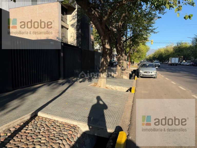 Cochera en Venta en Capital, Mendoza
