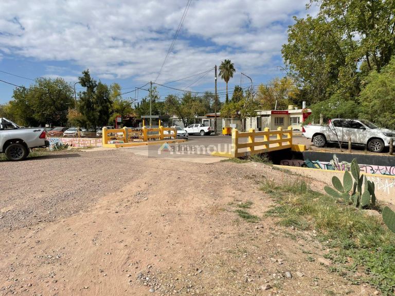 Lujan de Cuyo Calle Pública S/N a mts de  calle Jorge Newbery-  Chacras de Coria
