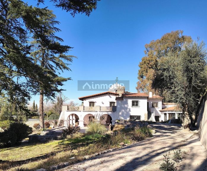 Casa en Venta en Lujan de Cuyo, Mendoza - USD 1.500.000 | Inmoup - 24