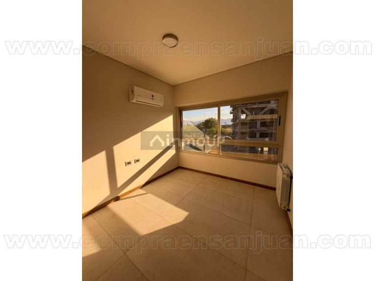 Capital Av Paula Albarracín de Sarmiento y Córdoba