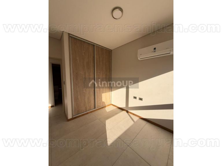 Capital Av Paula Albarracín de Sarmiento y Córdoba