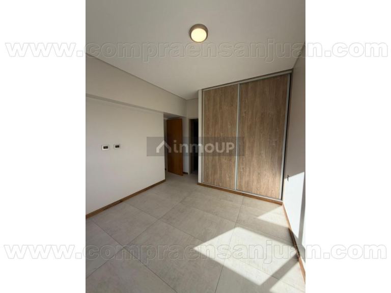 Capital Av Paula Albarracín de Sarmiento y Córdoba