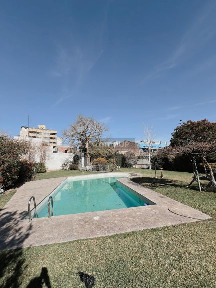 Chalet en Venta en Capital, San Juan