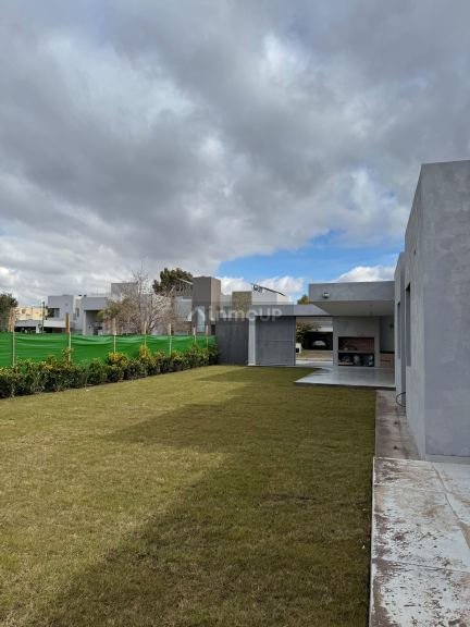 Chalet en Venta en Rivadavia, San Juan