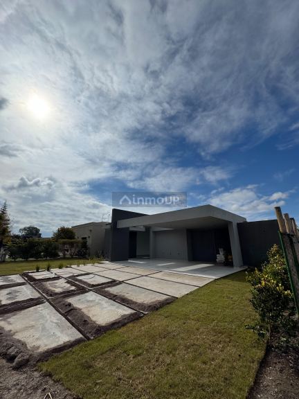 Chalet en Venta en Rivadavia, San Juan